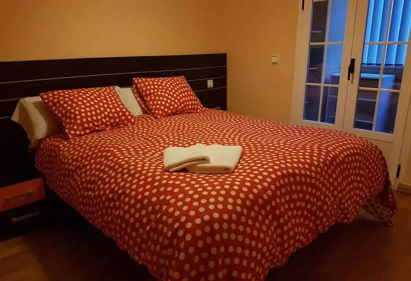 هتل Avila Flats Soterrana Plaza Del Ejercito
