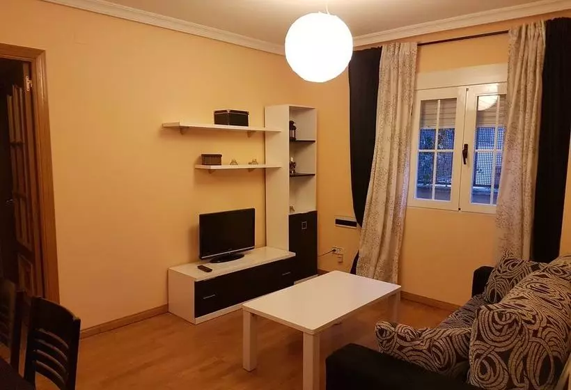 هتل Avila Flats Soterrana Plaza Del Ejercito