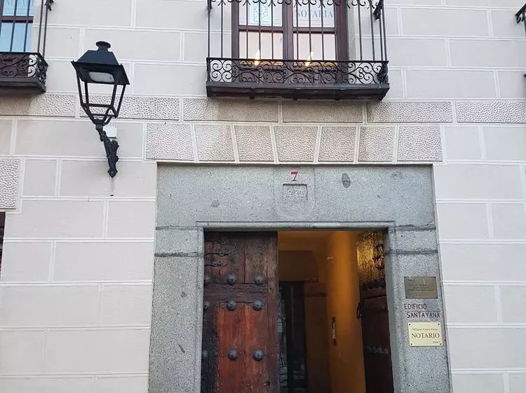 هتل Avila Flats Soterrana Plaza Del Ejercito
