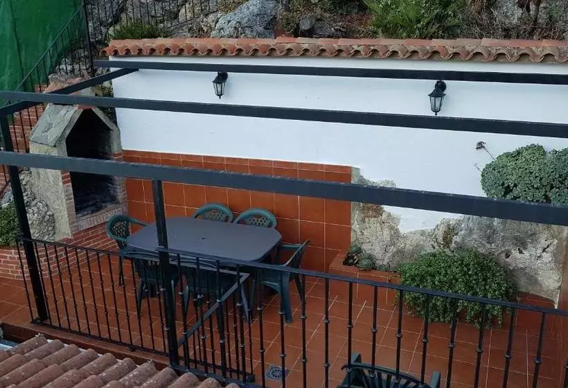 Hotelli Benamahoma Rural