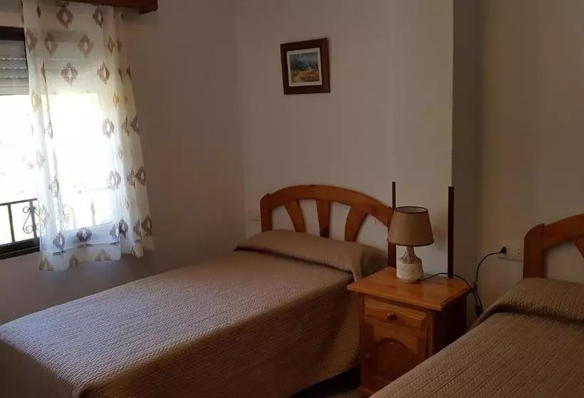 Hotelli Benamahoma Rural