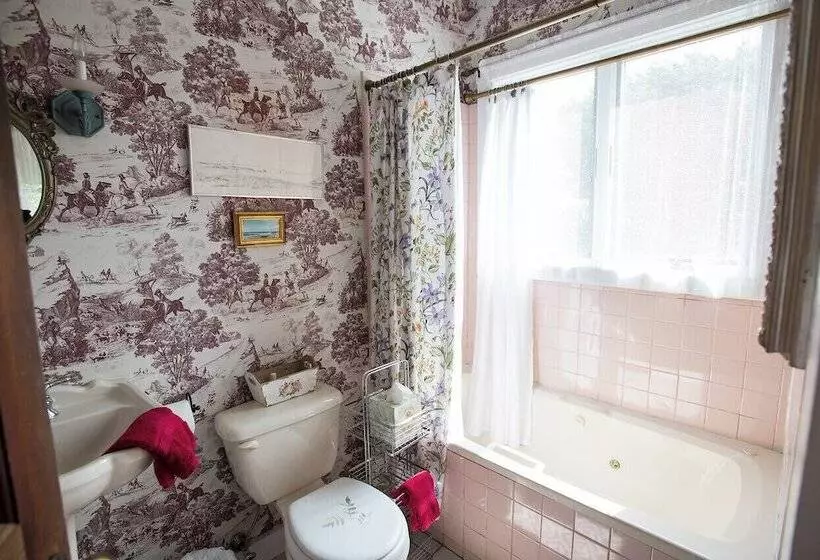 هتل Gardenview Bed And Breakfast