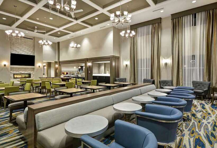هتل Homewood Suites By Hilton Detroit