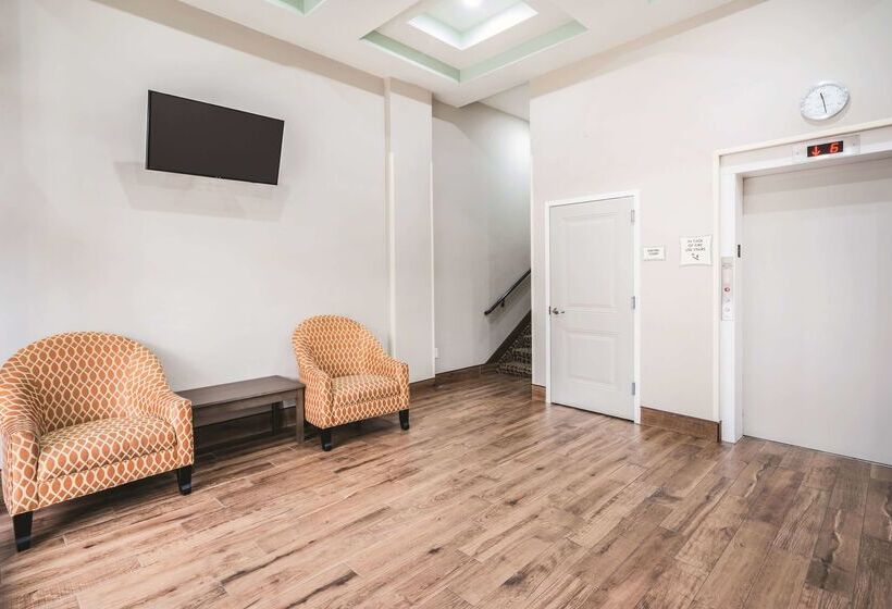 فندق La Quinta Inn & Suites By Wyndham Brooklyn Central