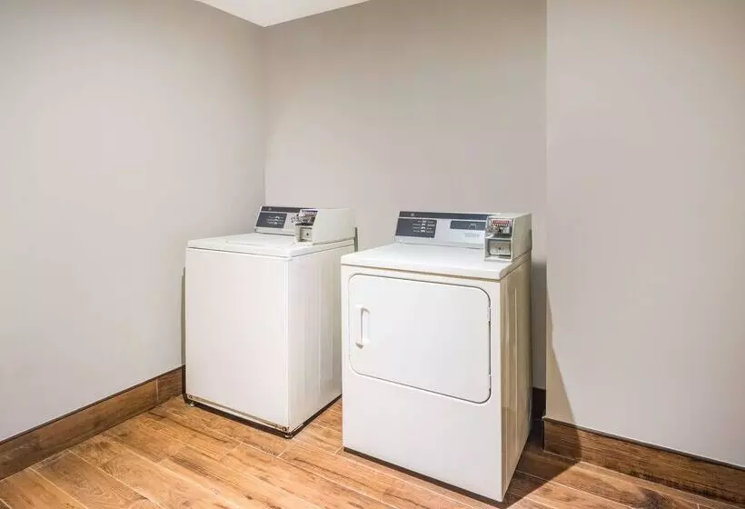 Hotelli La Quinta Inn & Suites By Wyndham Brooklyn Central