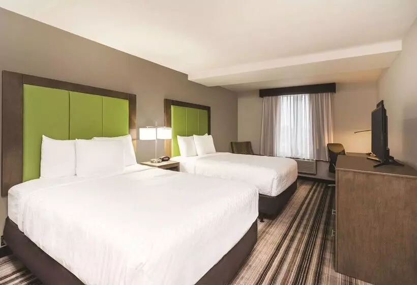 Hotelli La Quinta Inn & Suites By Wyndham Brooklyn Central