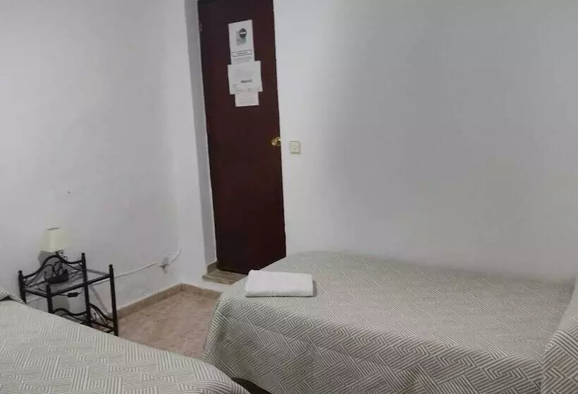 هتل Pension Javier