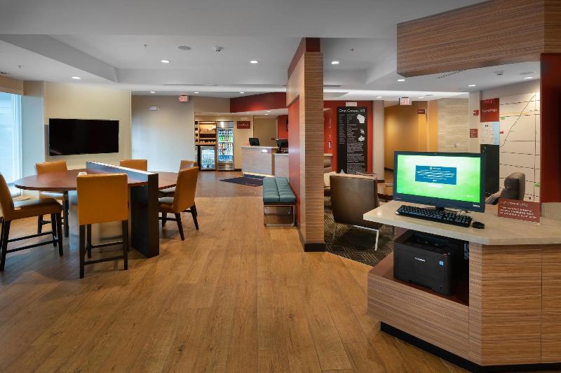 فندق Towneplace Suites By Marriott Milwaukee Oak Creek