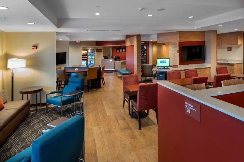 Hotelli Towneplace Suites By Marriott Milwaukee Oak Creek