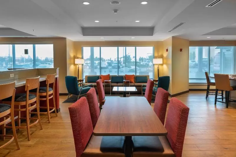 Hotelli Towneplace Suites By Marriott Milwaukee Oak Creek