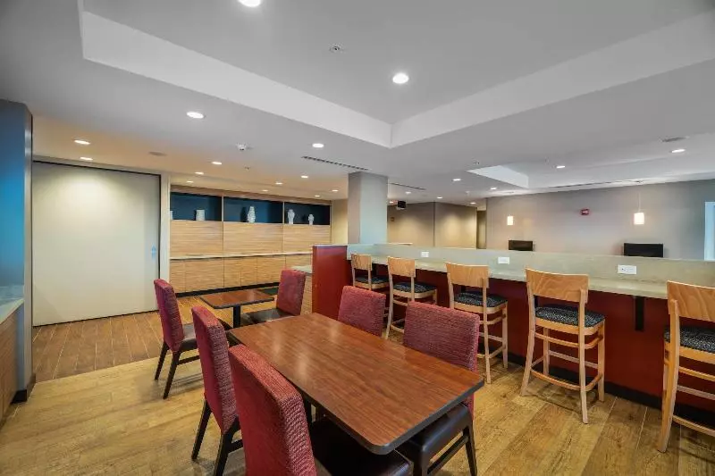 Hotelli Towneplace Suites By Marriott Milwaukee Oak Creek
