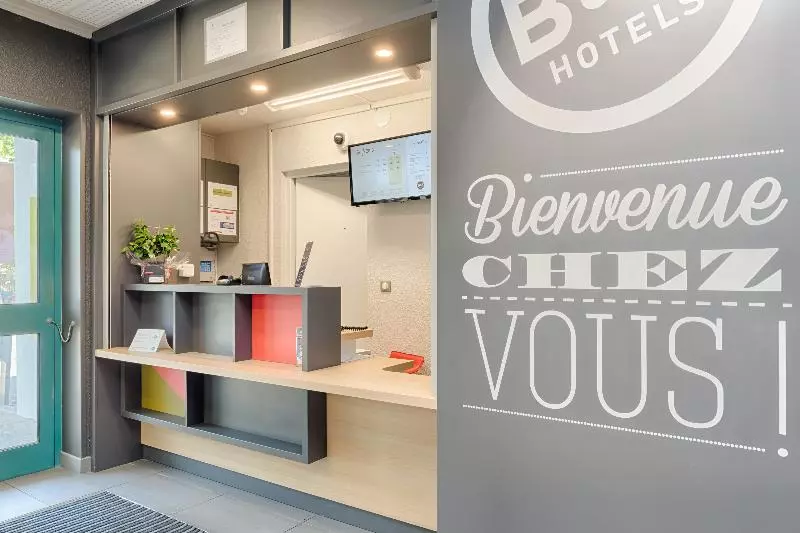 B&b Hotel Aix En Provence Pont De L Arc