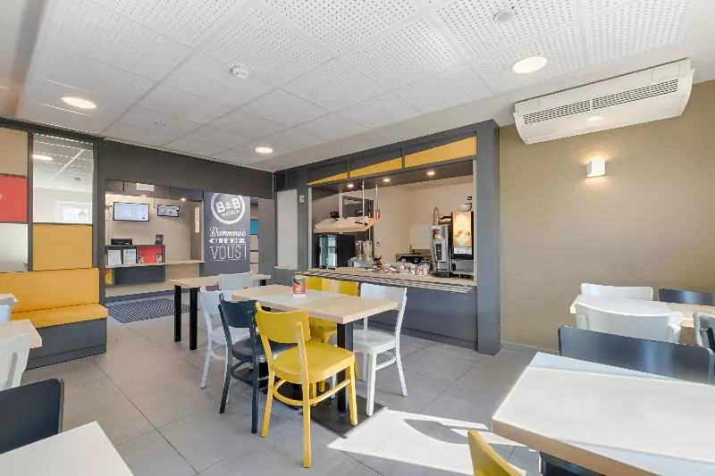 B&b Hotel Aix En Provence Pont De L Arc