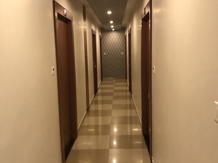 Отель Elite Suites Mint Gomti Nagar
