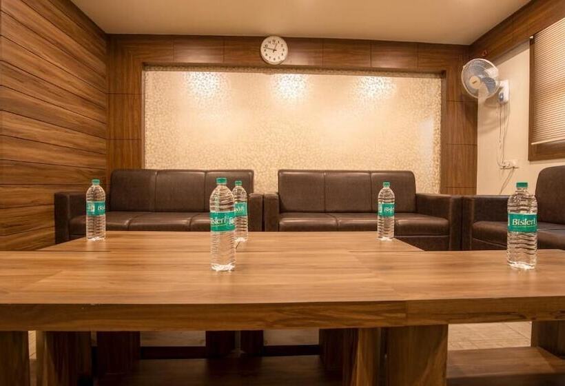 Отель Elite Suites Mint Gomti Nagar