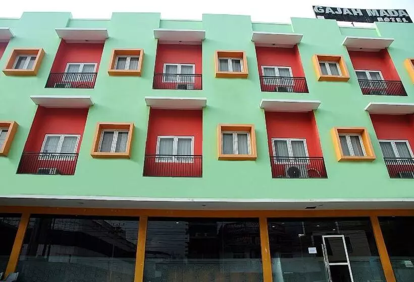 Reddoorz At Hotel Gajah Mada Palu