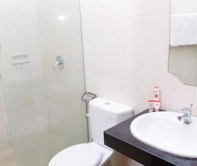 Reddoorz At Hotel Gajah Mada Palu