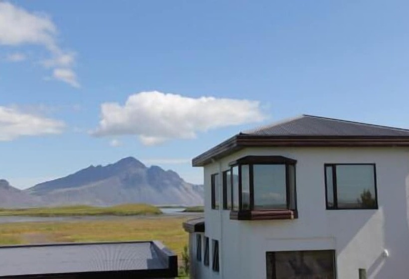 هتل House On The Hill