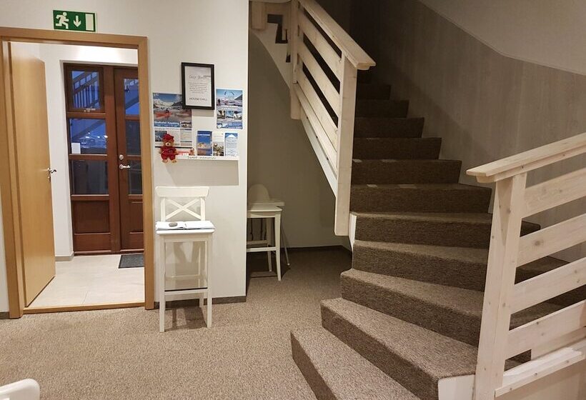 هتل House On The Hill