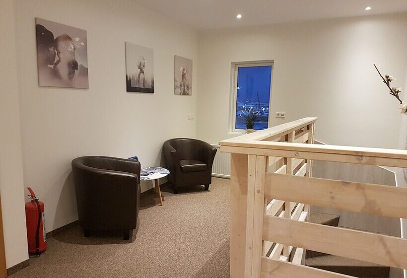 هتل House On The Hill