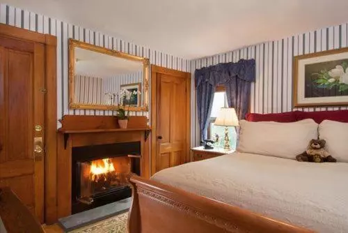 Hotelli Inn At Ellis River