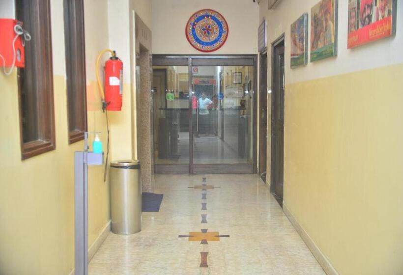 בית מלון כפרי Jora Palace