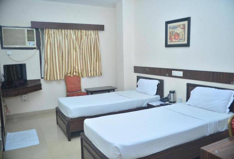 בית מלון כפרי Jora Palace