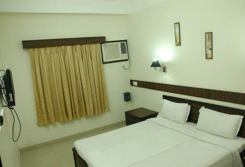 בית מלון כפרי Jora Palace