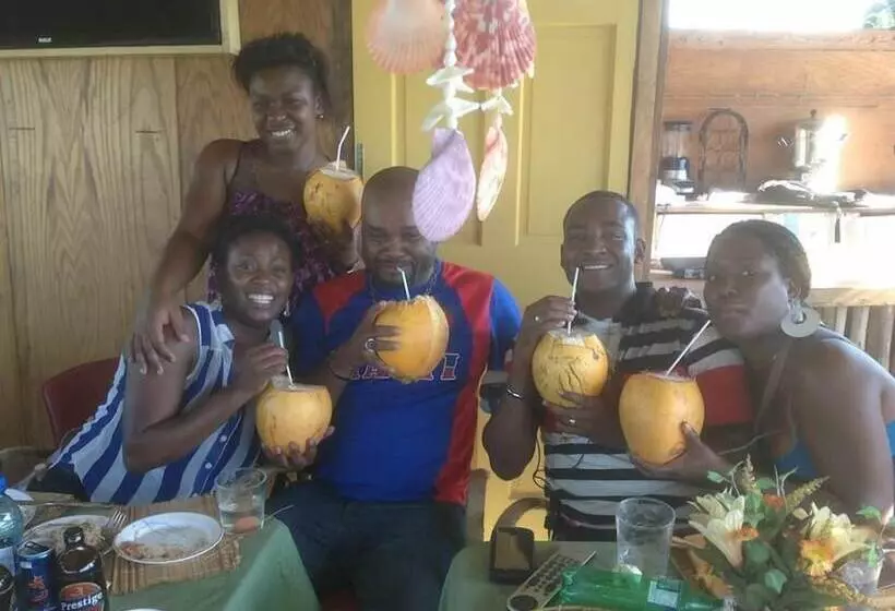 هتل Kiskeya Guest House