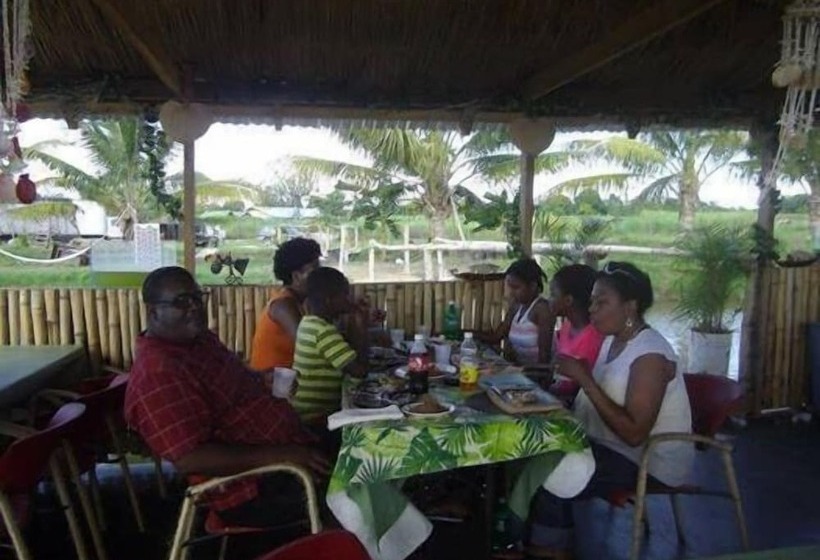 هتل Kiskeya Guest House