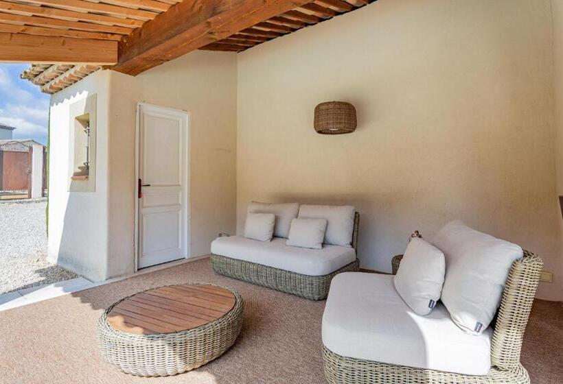 Отель Le Mas De Suzette