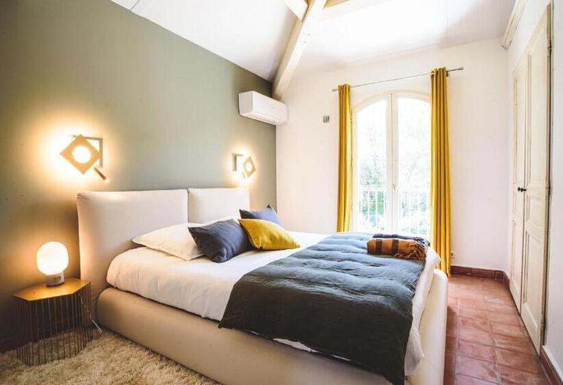 Отель Le Mas De Suzette