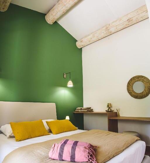 Отель Le Mas De Suzette