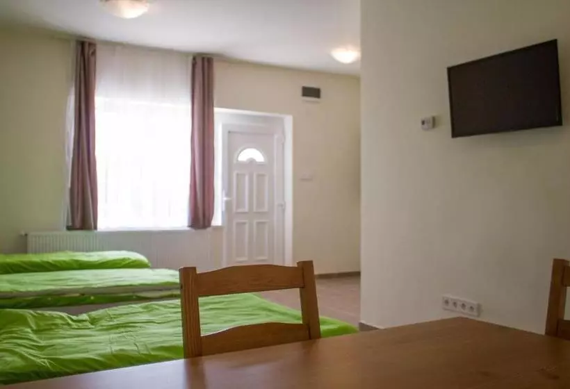 Hotelli Microstore Airport Panzio