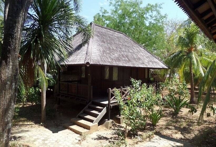 בית מלון כפרי Puri Komodo Resort