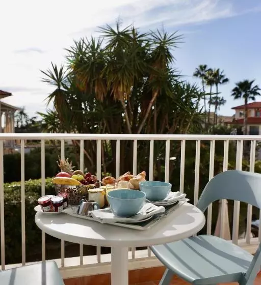 ホテル Résidence Carlton   Rénovée Avec Piscine