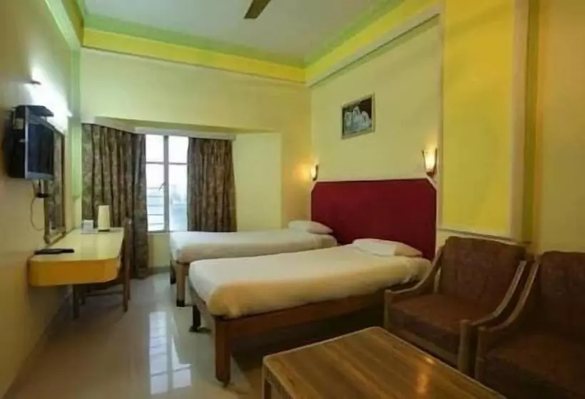 ホテル Samrat International