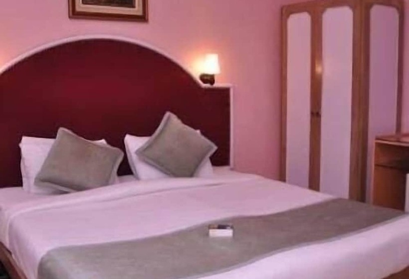 ホテル Samrat International