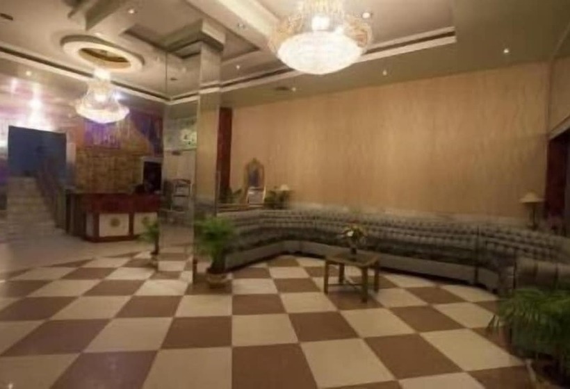 ホテル Samrat International