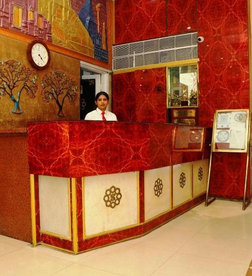 ホテル Samrat International