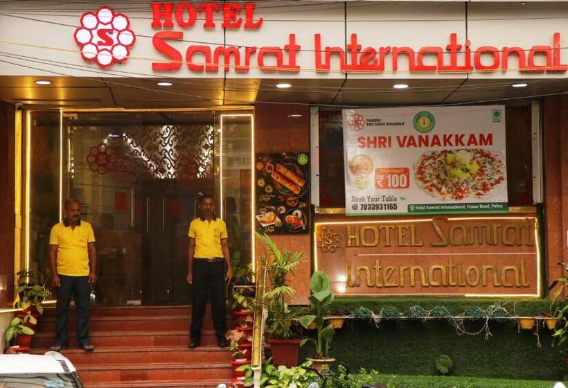 ホテル Samrat International