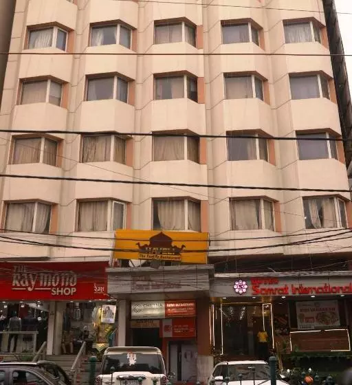 ホテル Samrat International
