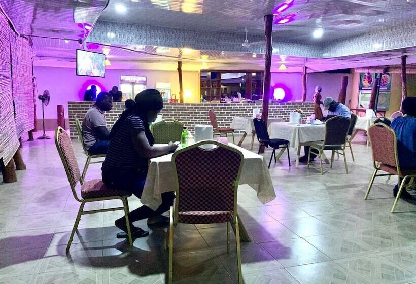 ホテル Sundowner Lodge