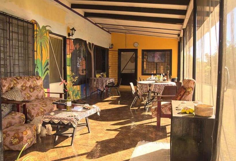 בית מלון כפרי The Beehive Fiji