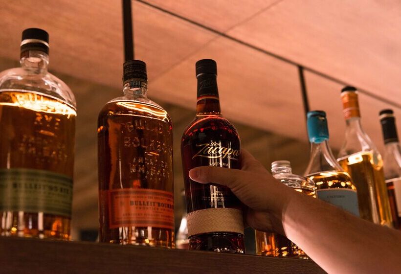 هتل The Originals Boutique, Hôtel Maison Montmartre Paris Les Puces