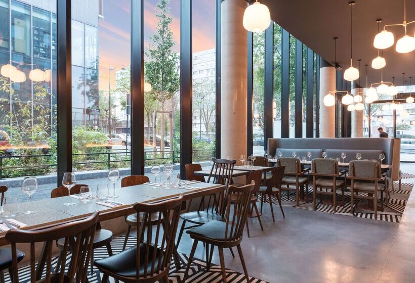 هتل The Originals Boutique, Hôtel Maison Montmartre Paris Les Puces