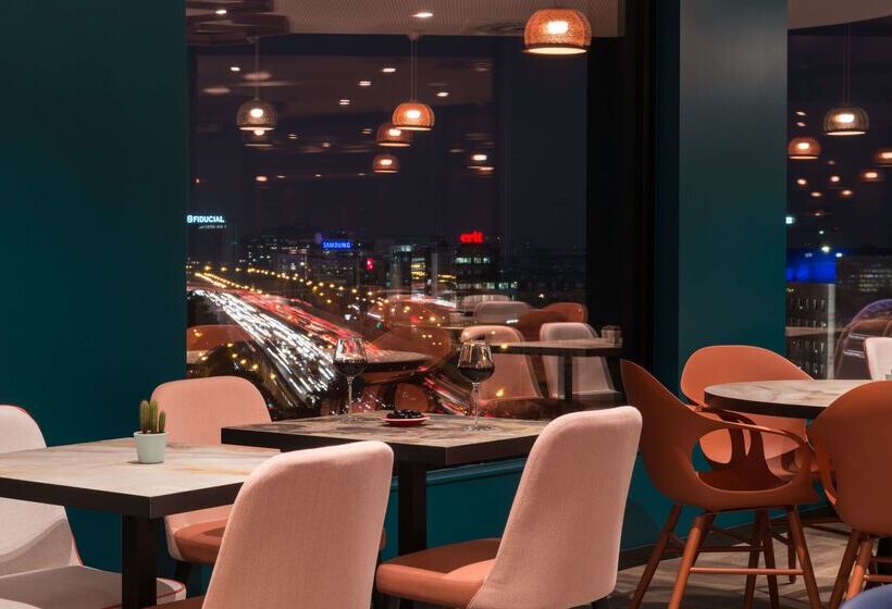 هتل The Originals Boutique, Hôtel Maison Montmartre Paris Les Puces