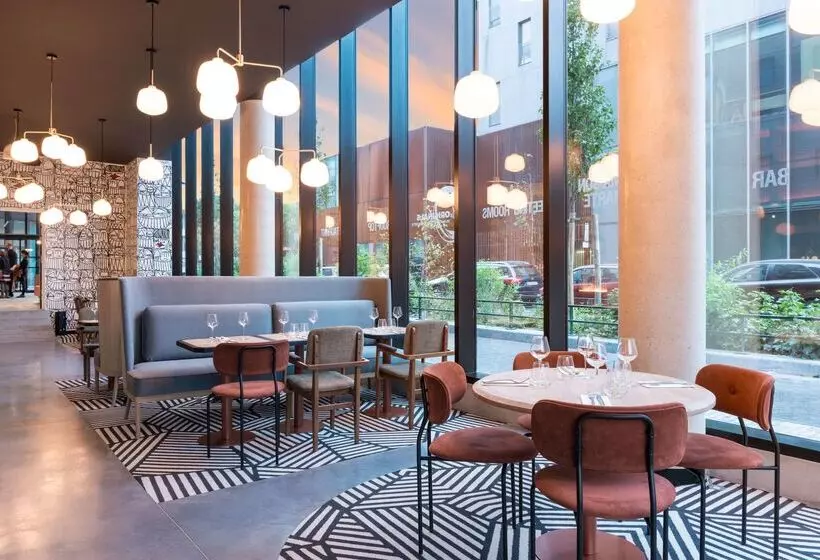 هتل The Originals Boutique, Hôtel Maison Montmartre Paris Les Puces