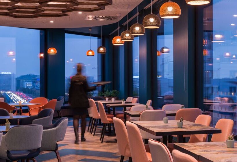 هتل The Originals Boutique, Hôtel Maison Montmartre Paris Les Puces