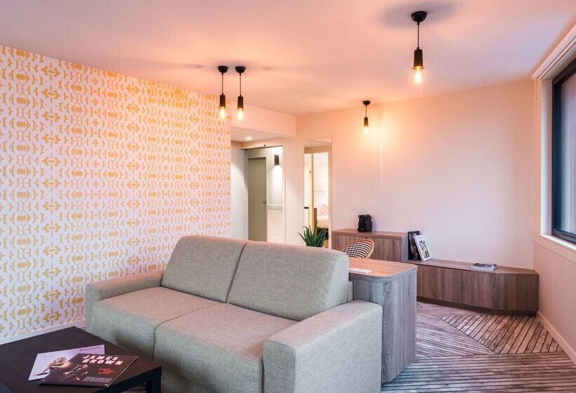 هتل The Originals Boutique, Hôtel Maison Montmartre Paris Les Puces